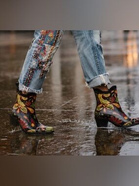 Rugged Outback Paisley Rubber Western Rain Boots Size 9